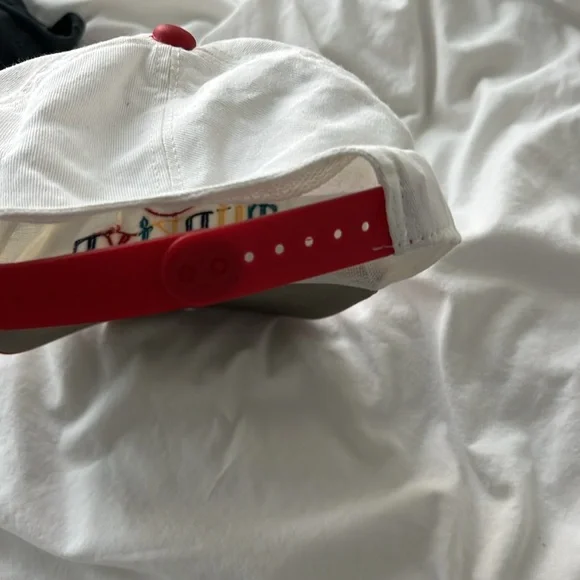 Vintage Baseball Hat - Türkiye Embroidered Cap - Red and White - Picture 5 of 5